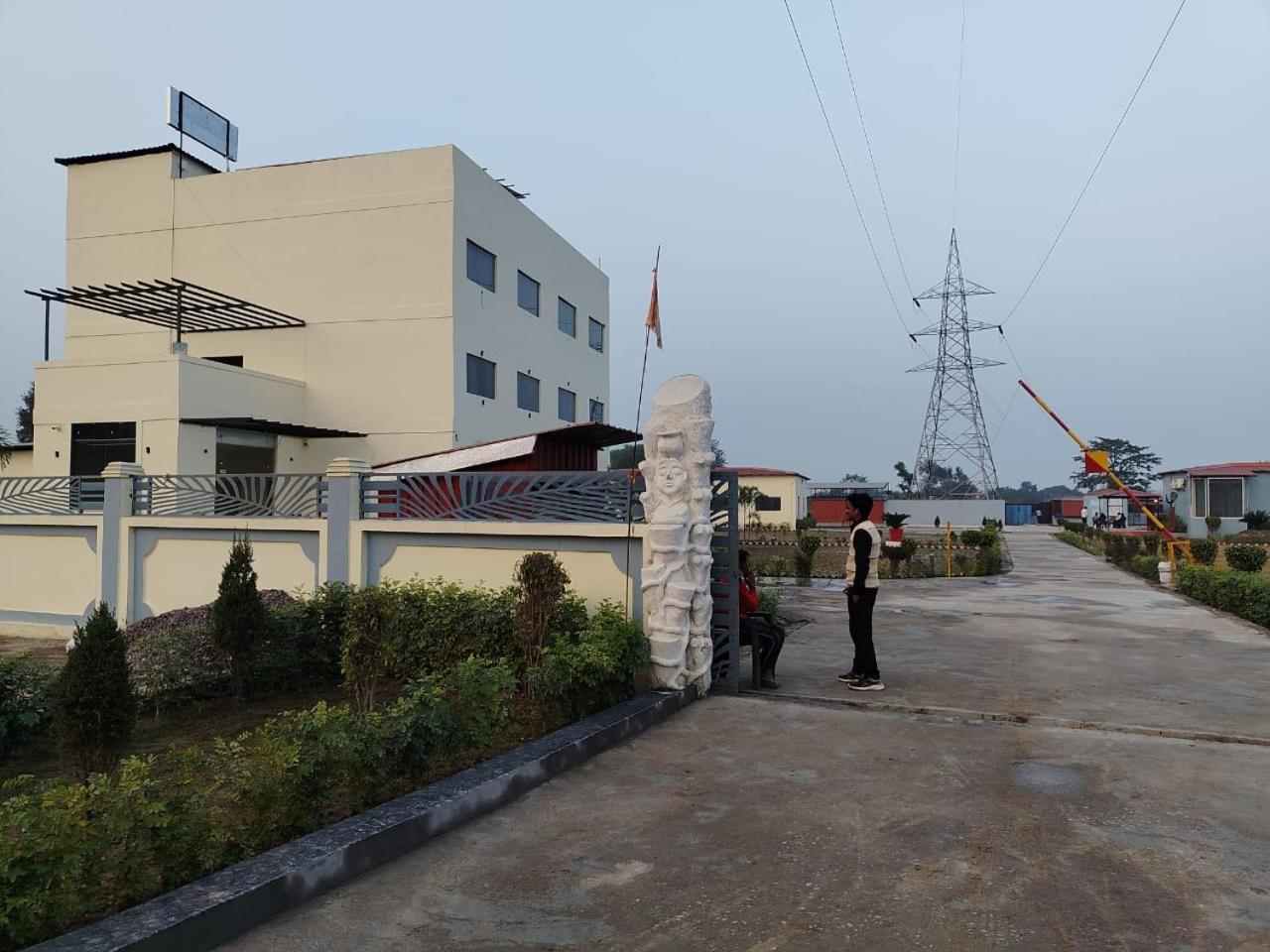 The Velvet Sky Hotel & Resort Bahraich Exterior photo