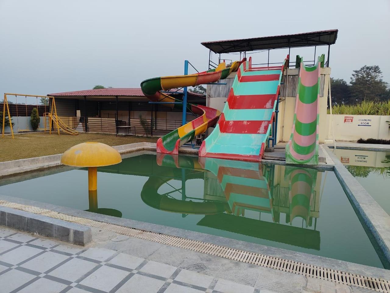 The Velvet Sky Hotel & Resort Bahraich Exterior photo